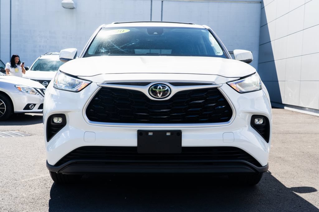 Used 2020 Toyota Highlander LE AWD/4WD image 2