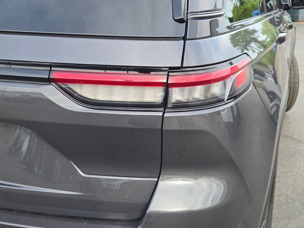 New 2026 Jeep Grand Cherokee Altitude AWD/4WD image 5