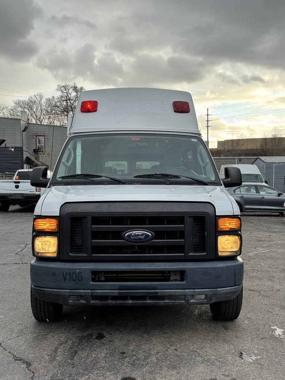 Used 2011 Ford E-250 and Econoline 250 Extended w/ PWR Group image 3