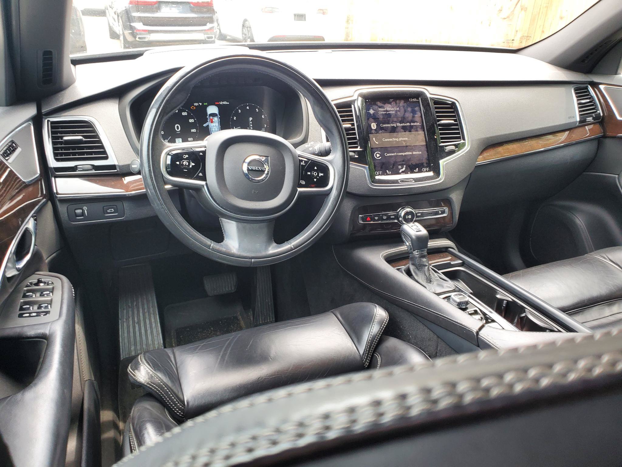 Used 2017 Volvo XC90 T6 Momentum w/ Vision Package AWD/4WD image 15