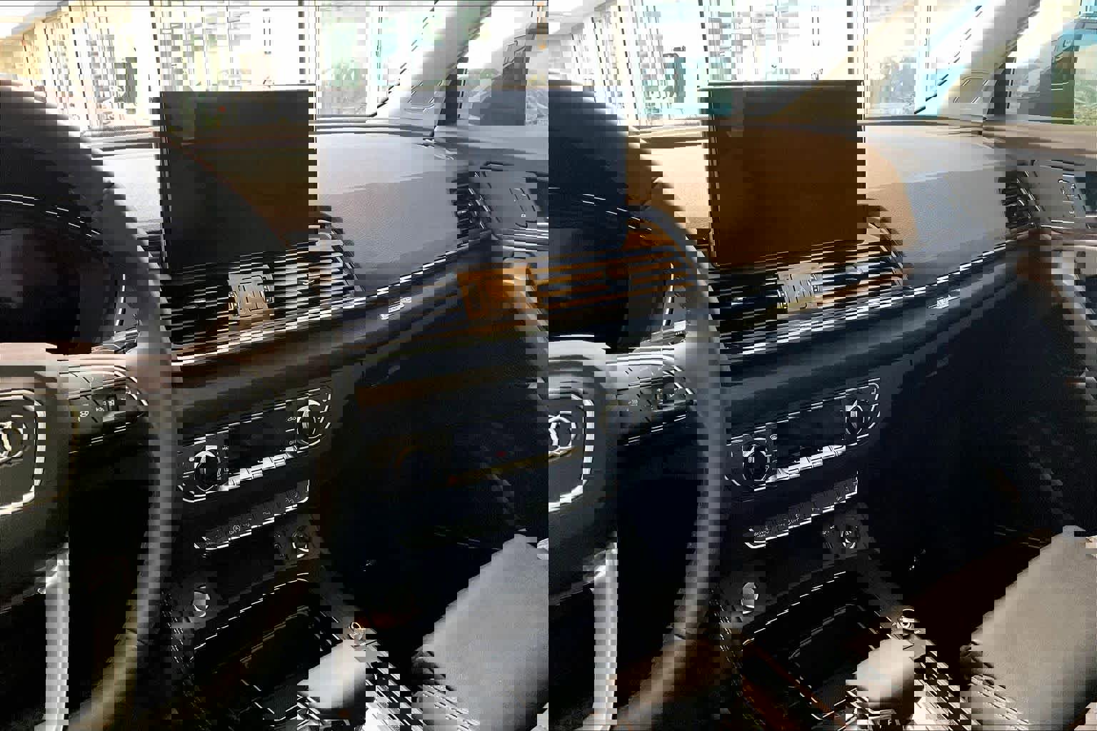 Certified 2025 Audi Q5 2.0T Premium Plus w/ Premium Plus Package image 6