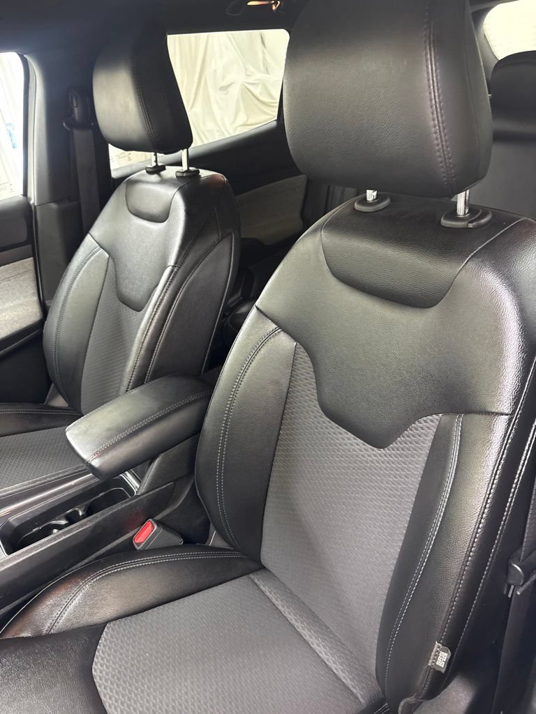 Used 2024 Jeep Compass Latitude AWD/4WD image 16
