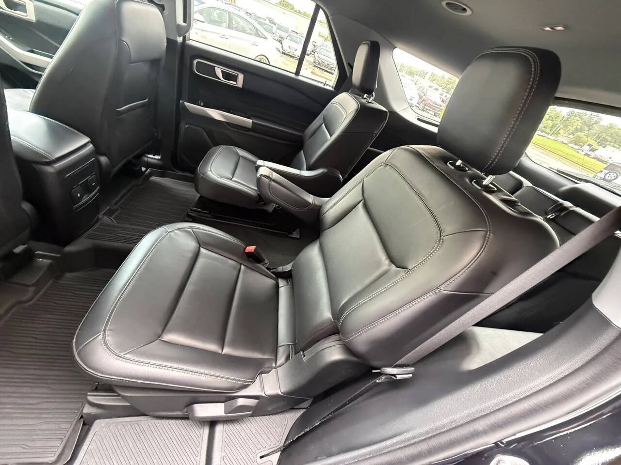 Used 2023 Ford Explorer XLT w/ Equipment Group 202A AWD/4WD image 20