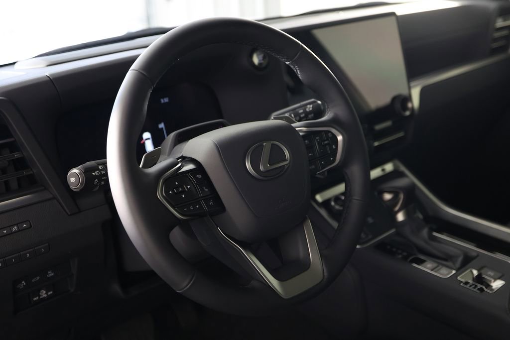 Used 2026 Lexus GX 550 w/ Accessory Package (2T) AWD/4WD image 22