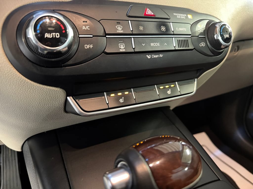 Used 2017 Kia Sorento AWD w/ LX Convenience Package image 30