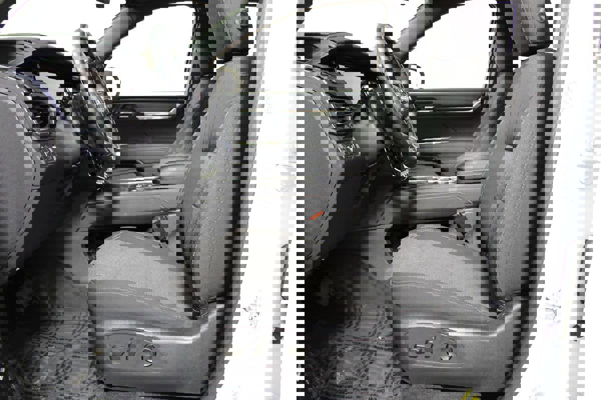 Used 2025 GMC Acadia Elevation image 8