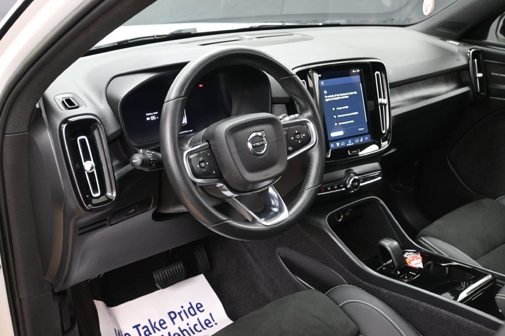 Used 2023 Volvo XC40 Recharge Ultimate AWD/4WD image 12