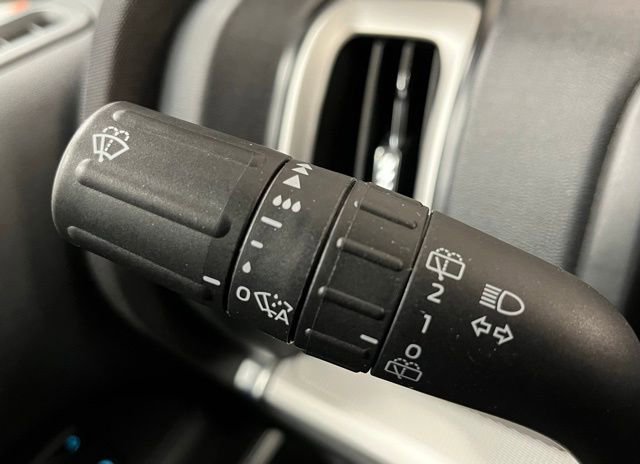Used 2025 Ford Expedition Active AWD/4WD image 31