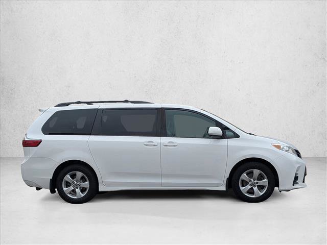 Used 2020 Toyota Sienna LE image 4