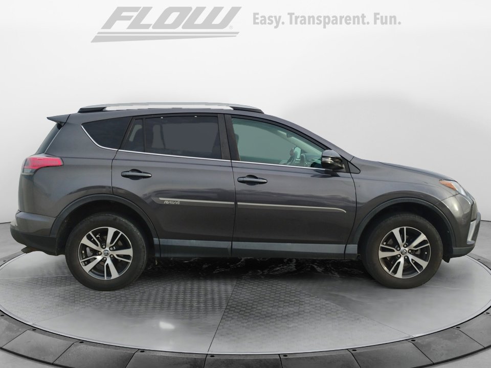 Used 2018 Toyota RAV4 XLE image 10
