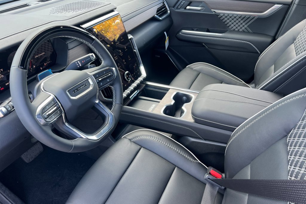 New 2026 GMC Acadia Denali w/ Super Cruise Package image 7