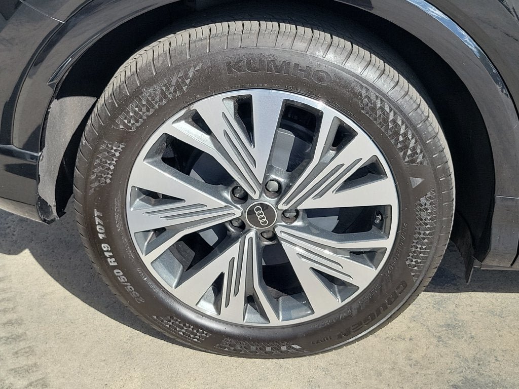 Used 2023 Audi Q4 e-tron Premium w/ Convenience Package RWD image 6