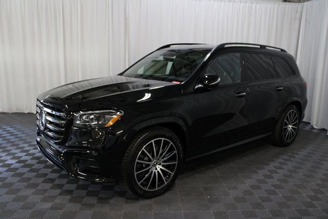 New 2025 Mercedes-Benz GLS 450 4MATIC image 4