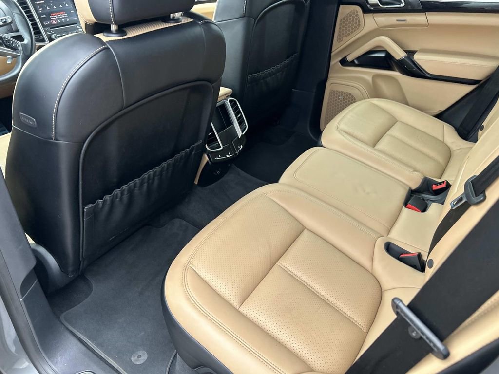 Used 2018 Porsche Cayenne S w/ Premium Package Plus image 22