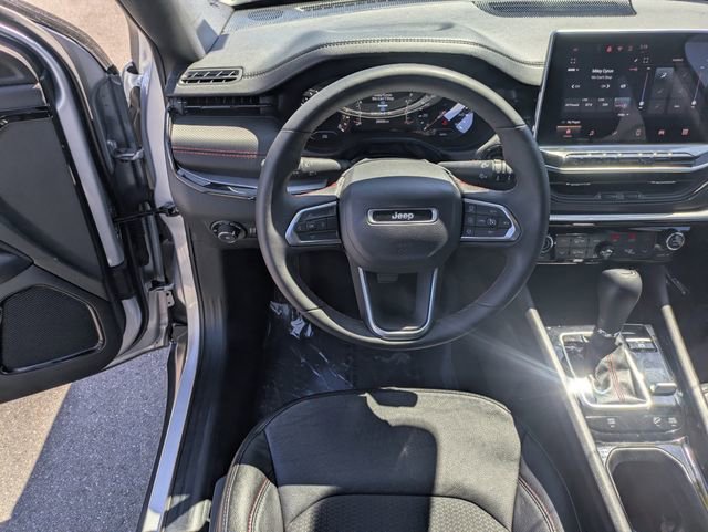 Used 2024 Jeep Compass Trailhawk AWD/4WD image 18