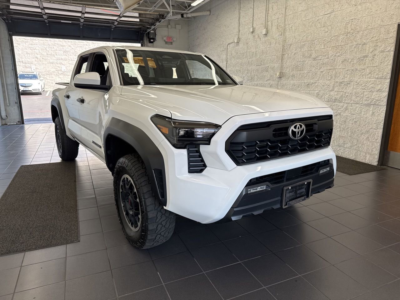 Used 2024 Toyota Tacoma TRD Off-Road image 2