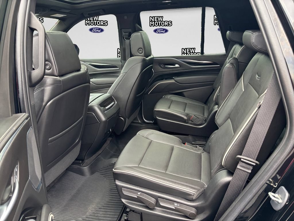 Used 2023 Cadillac Escalade Sport w/ LPO, ONYX Package AWD/4WD image 14
