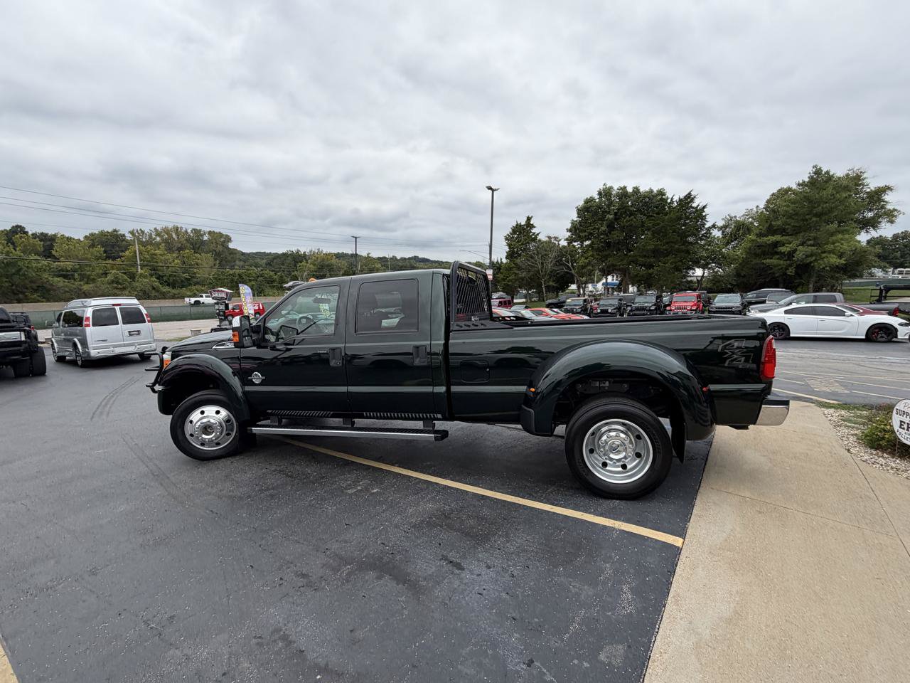 Used 2016 Ford F450 XLT w/ XLT Premium Package AWD/4WD image 4