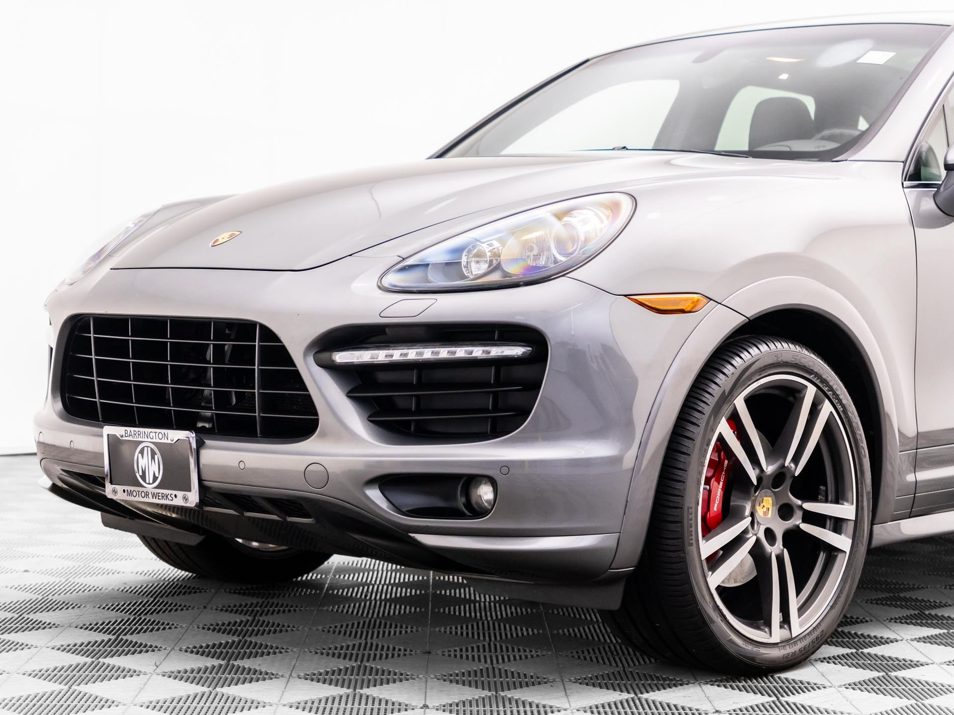 Used 2014 Porsche Cayenne GTS AWD/4WD image 38