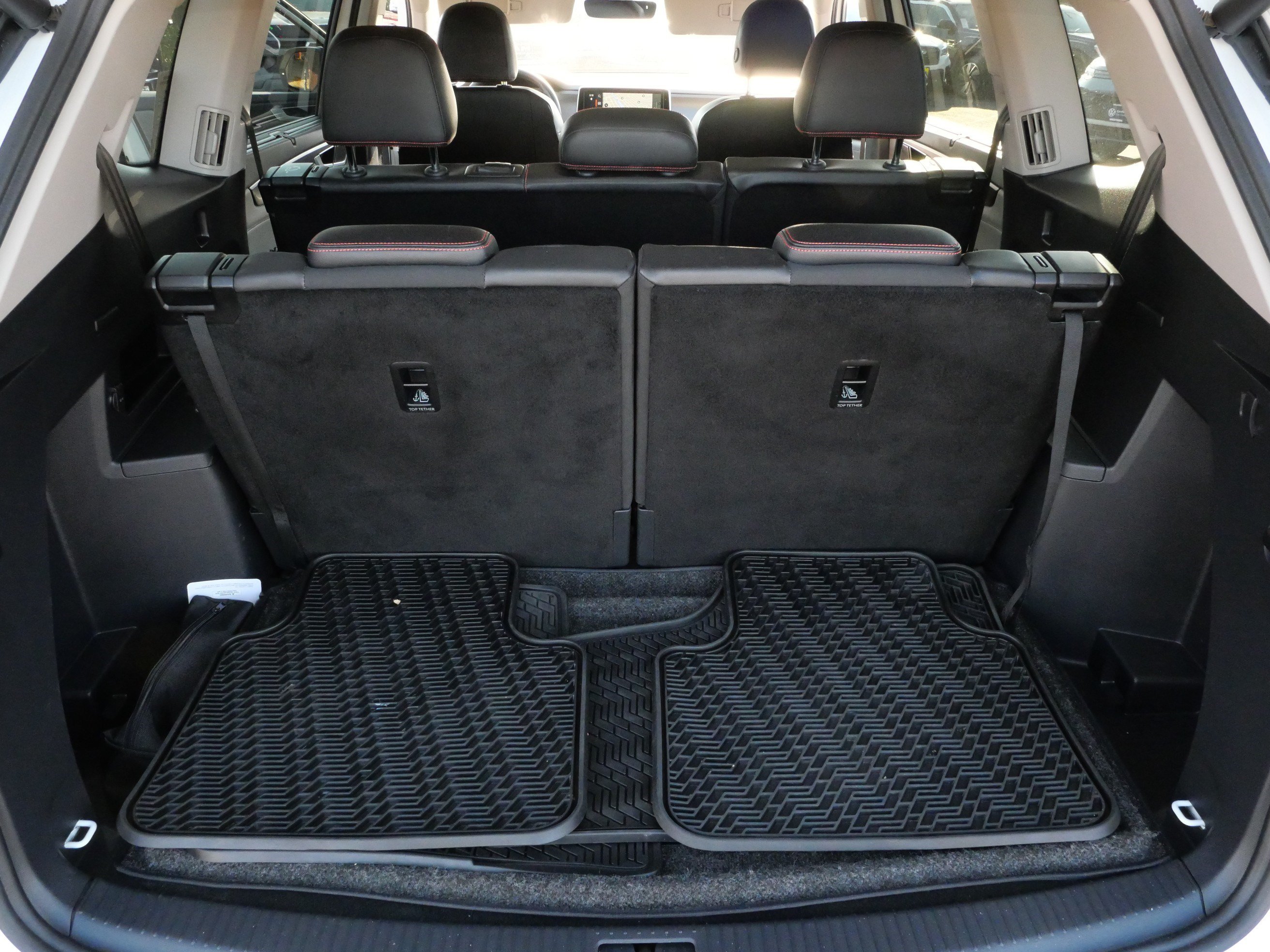 Certified 2024 Volkswagen Atlas Peak Edition SEL AWD/4WD image 18
