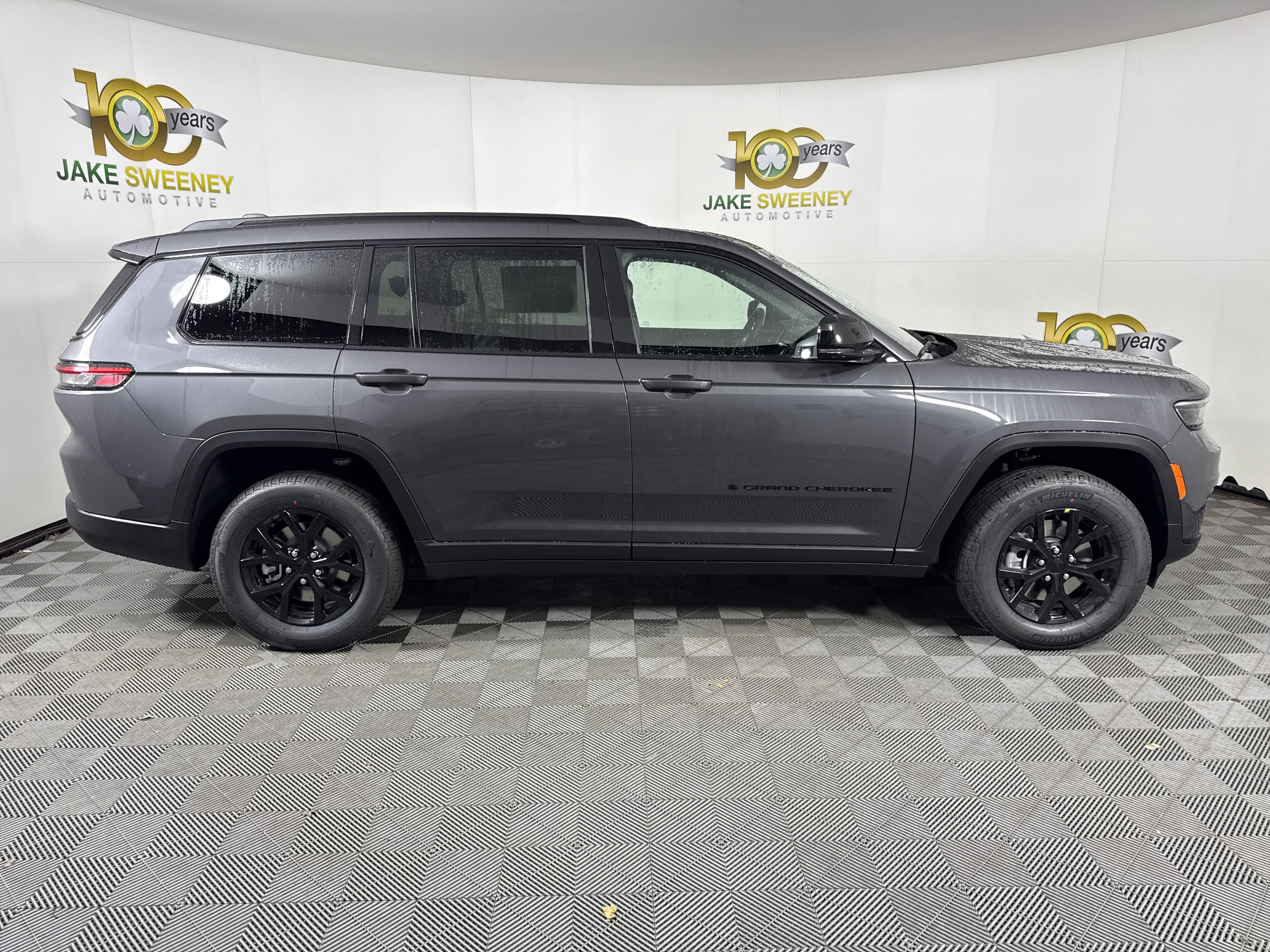 New 2025 Jeep Grand Cherokee L Altitude image 11