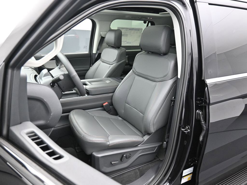 New 2025 Ford Expedition Max Active image 8