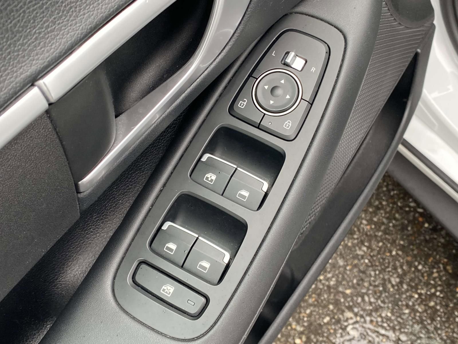 Used 2021 Hyundai Sonata SE w/ Preferred Accessory Package image 16