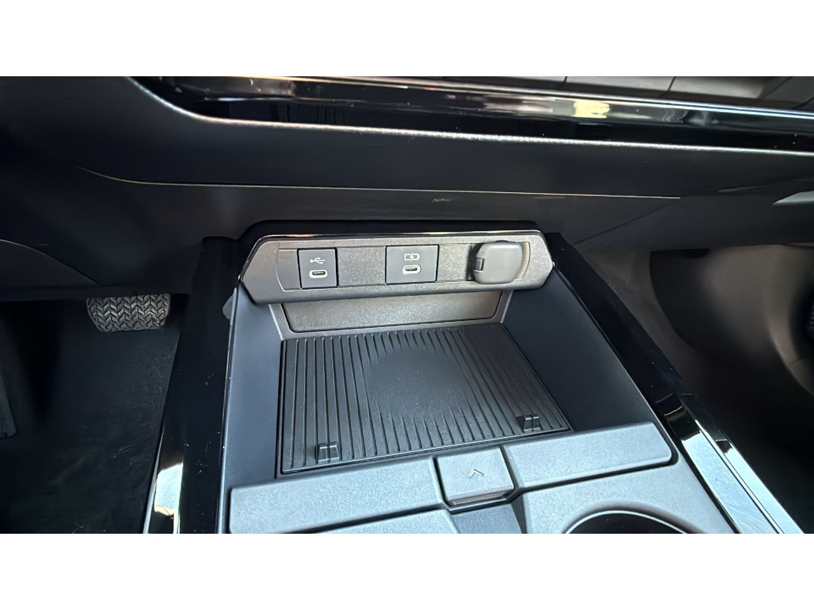 New 2026 Toyota Prius Plug-In Hybrid FWD image 27