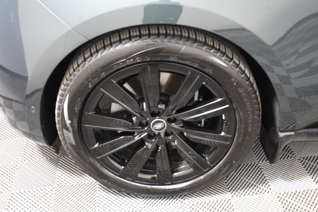 Used 2025 Land Rover Range Rover Autobiography AWD/4WD image 11