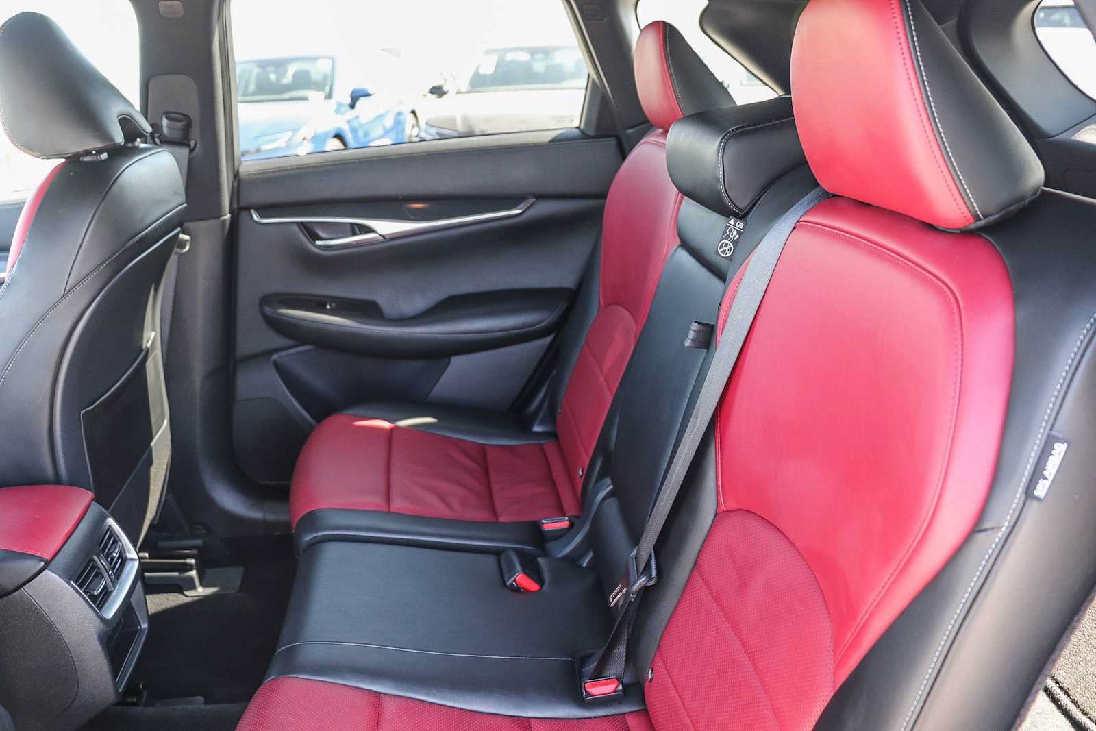 Used 2025 INFINITI QX50 Sport AWD/4WD image 18