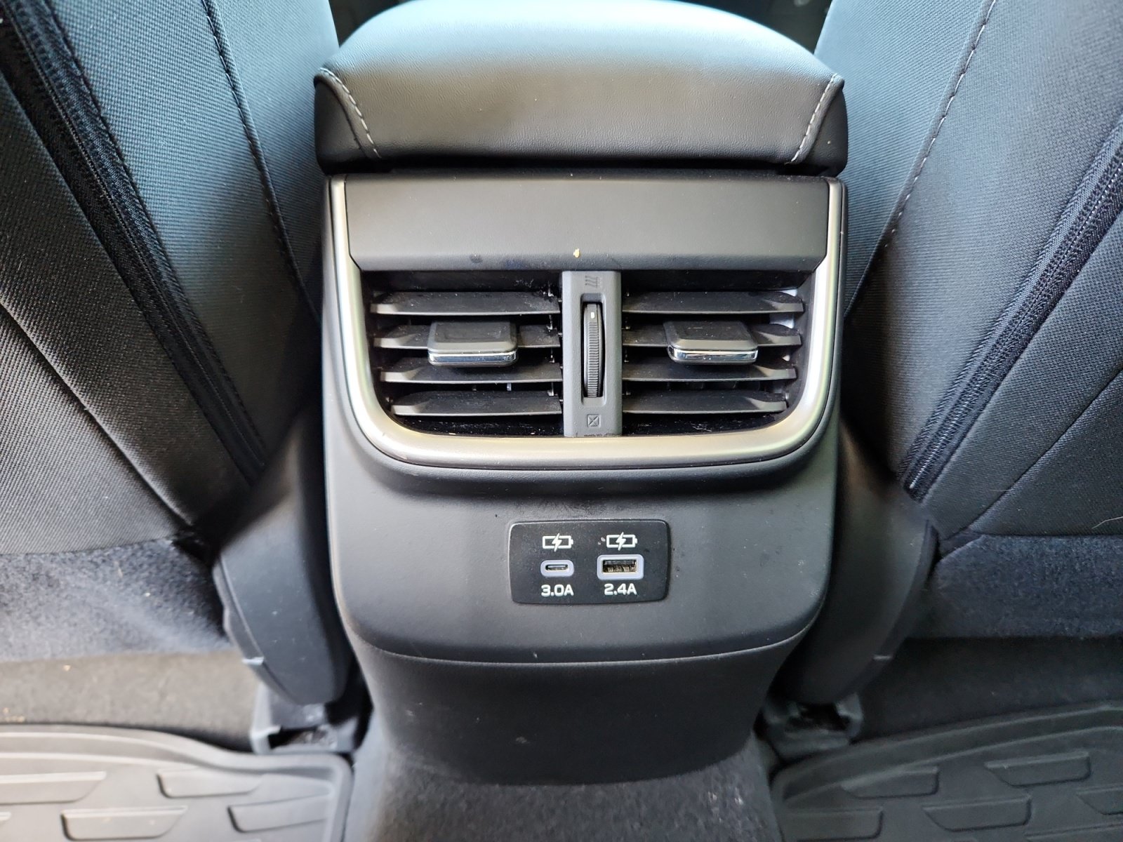 Used 2025 Subaru Outback Premium AWD/4WD image 30