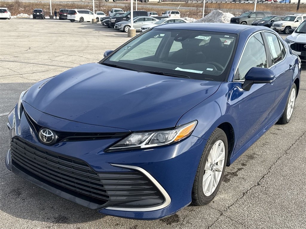 Used 2023 Toyota Camry LE image 4