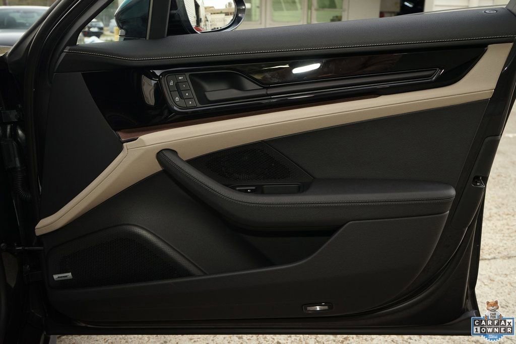 Used 2025 Porsche Panamera 4 image 27