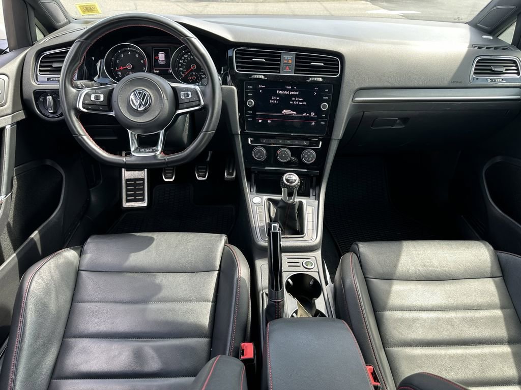 Used 2018 Volkswagen GTI SE FWD image 15