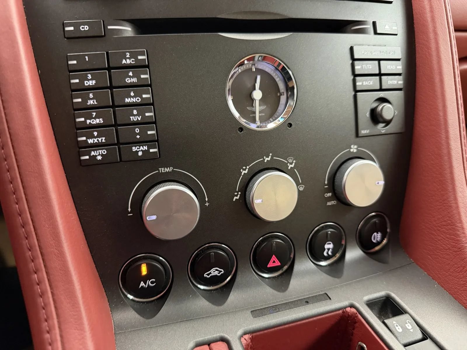 Used 2007 Aston Martin V8 Vantage Coupe RWD image 19
