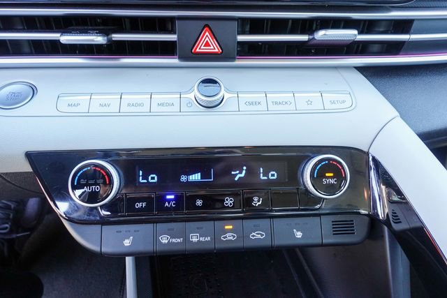 Used 2021 Hyundai Elantra Limited image 19