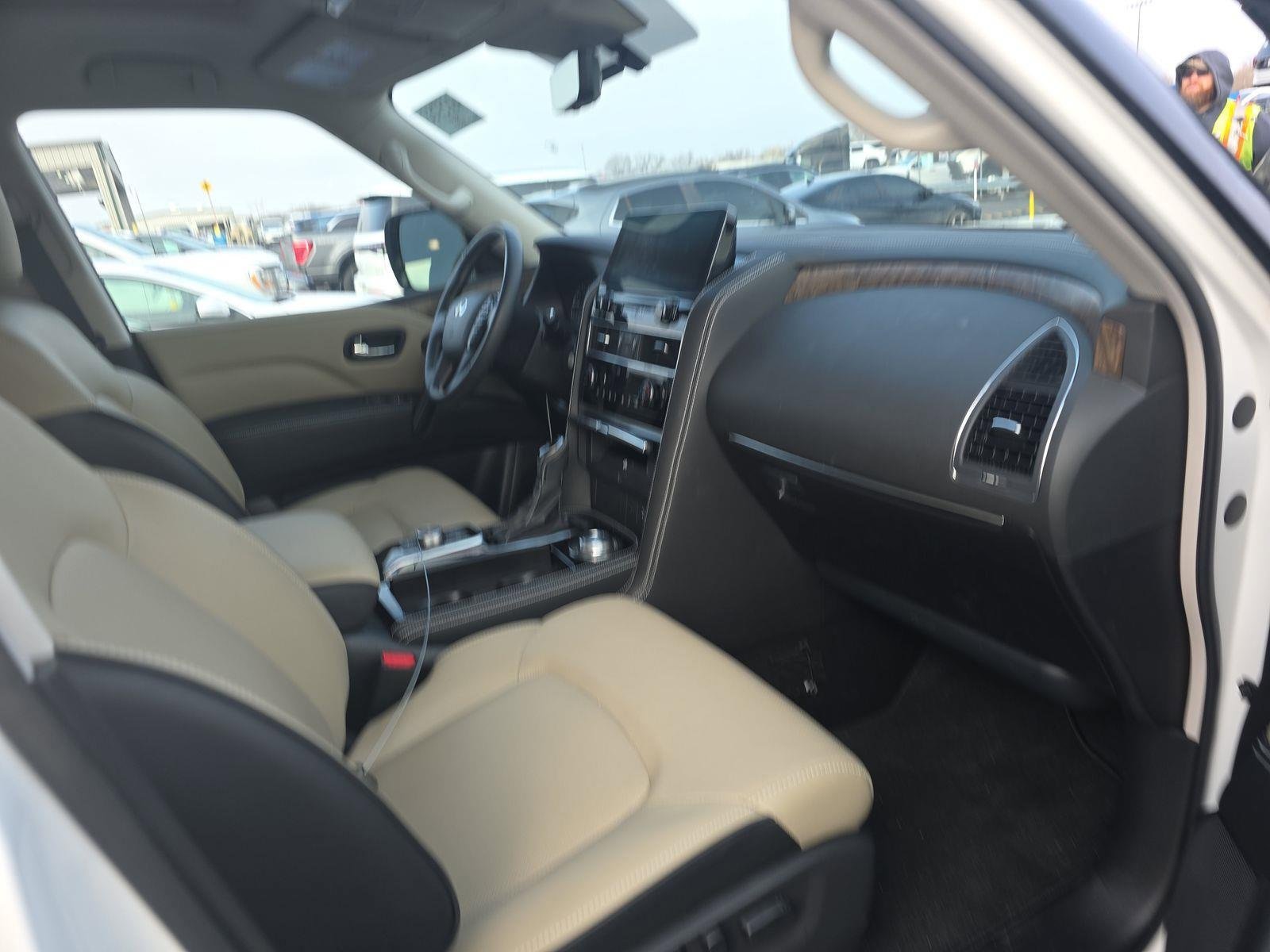 Used 2024 INFINITI QX80 Premium Select w/ Cargo Package image 11