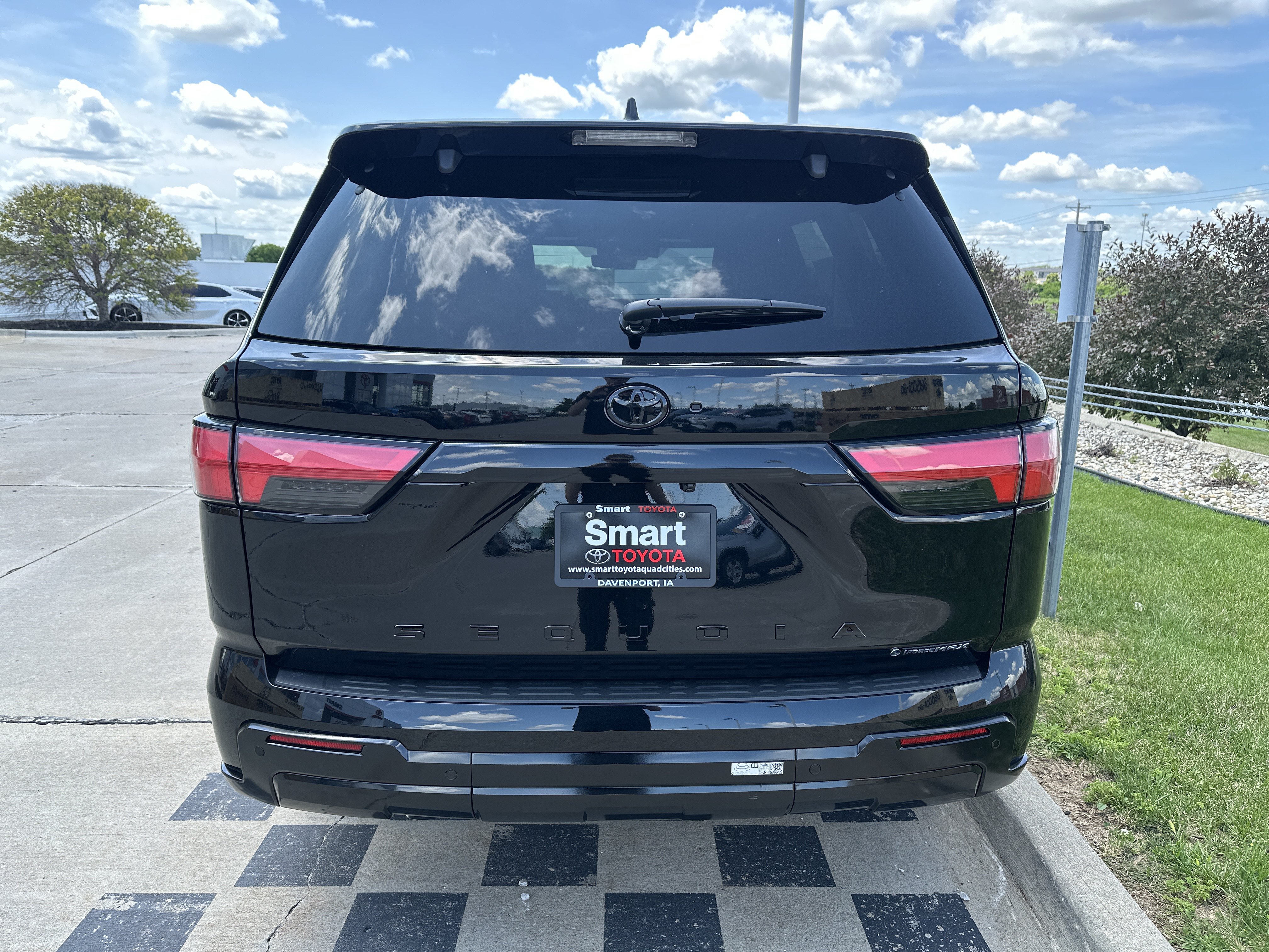 New 2026 Toyota Sequoia Platinum AWD/4WD image 5