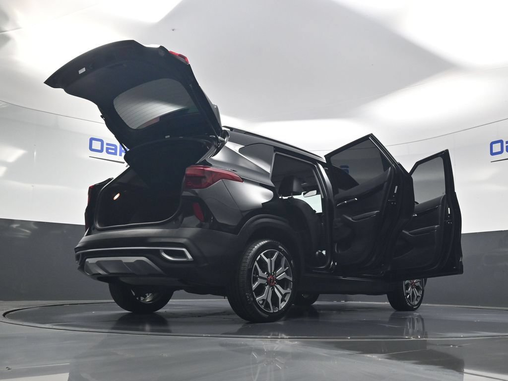 Certified 2022 Kia Seltos SX w/ Sunroof Package AWD/4WD image 63