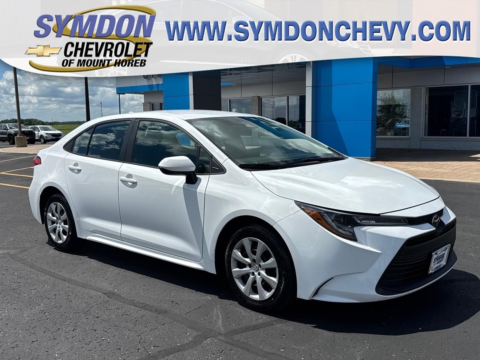 Used 2024 Toyota Corolla LE FWD image 1
