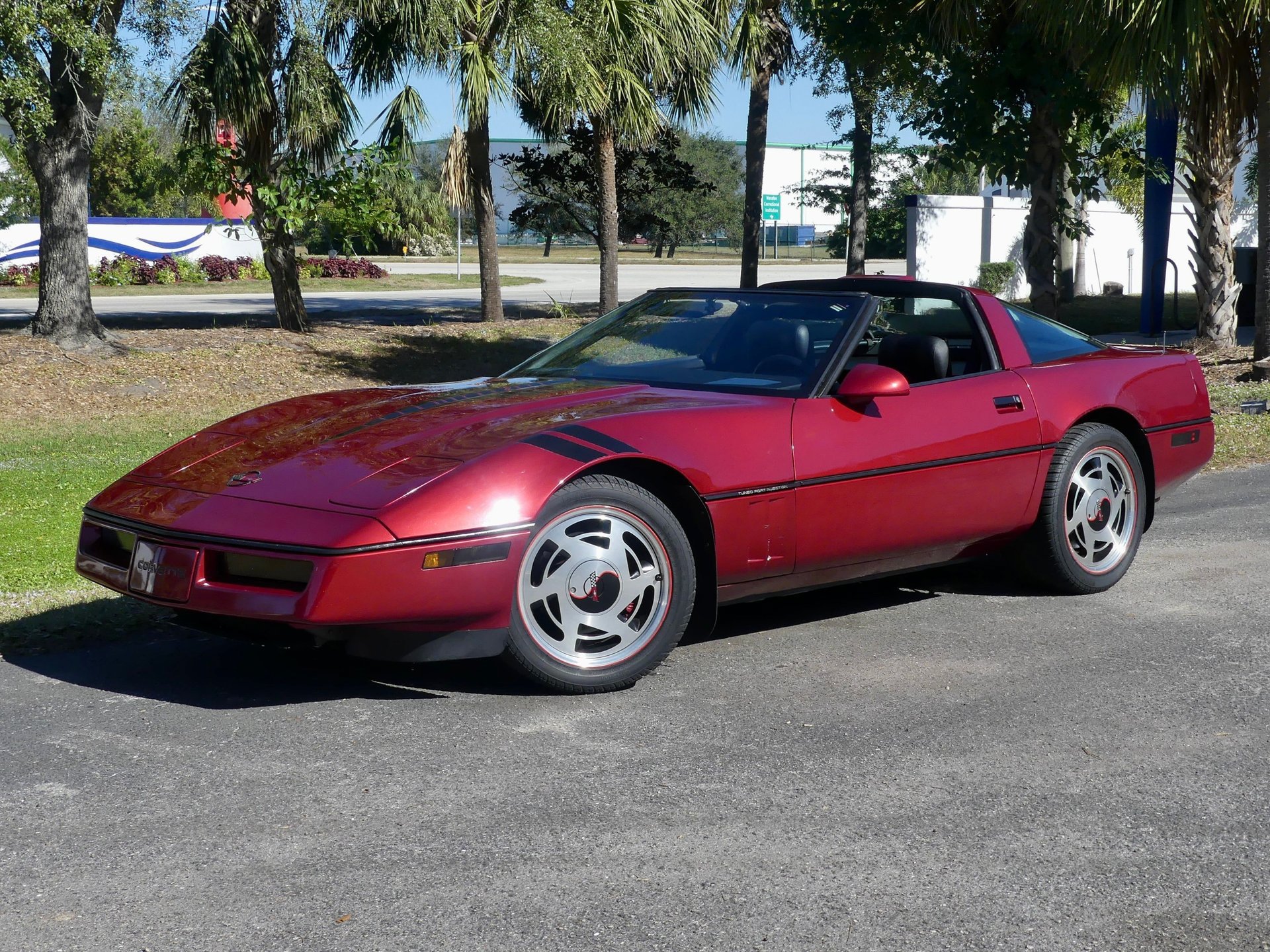 Used 1989 Chevrolet Corvette Coupe RWD image 12
