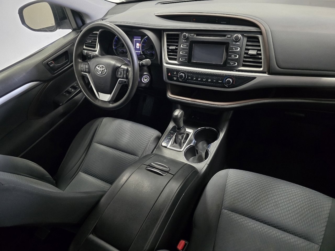 Certified 2019 Toyota Highlander LE FWD image 18