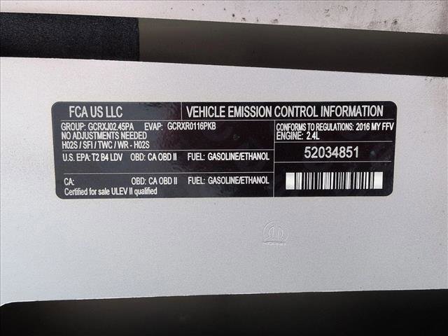 Used 2016 Jeep Renegade Latitude FWD image 14