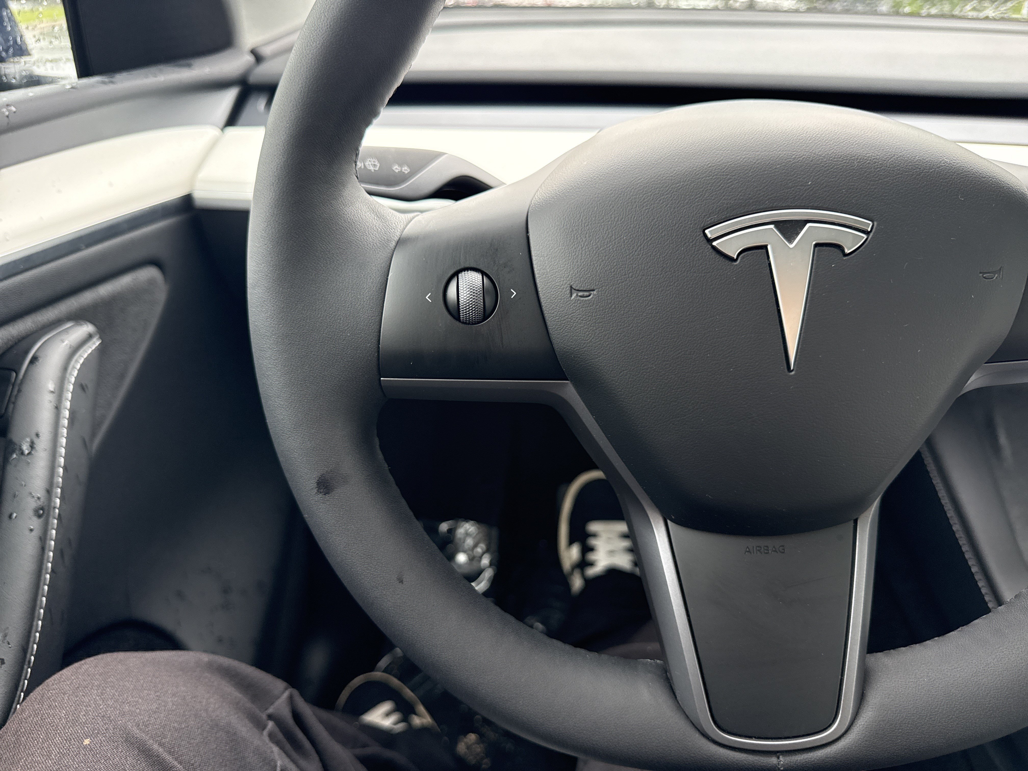 Used 2023 Tesla Model Y Long Range AWD/4WD image 19