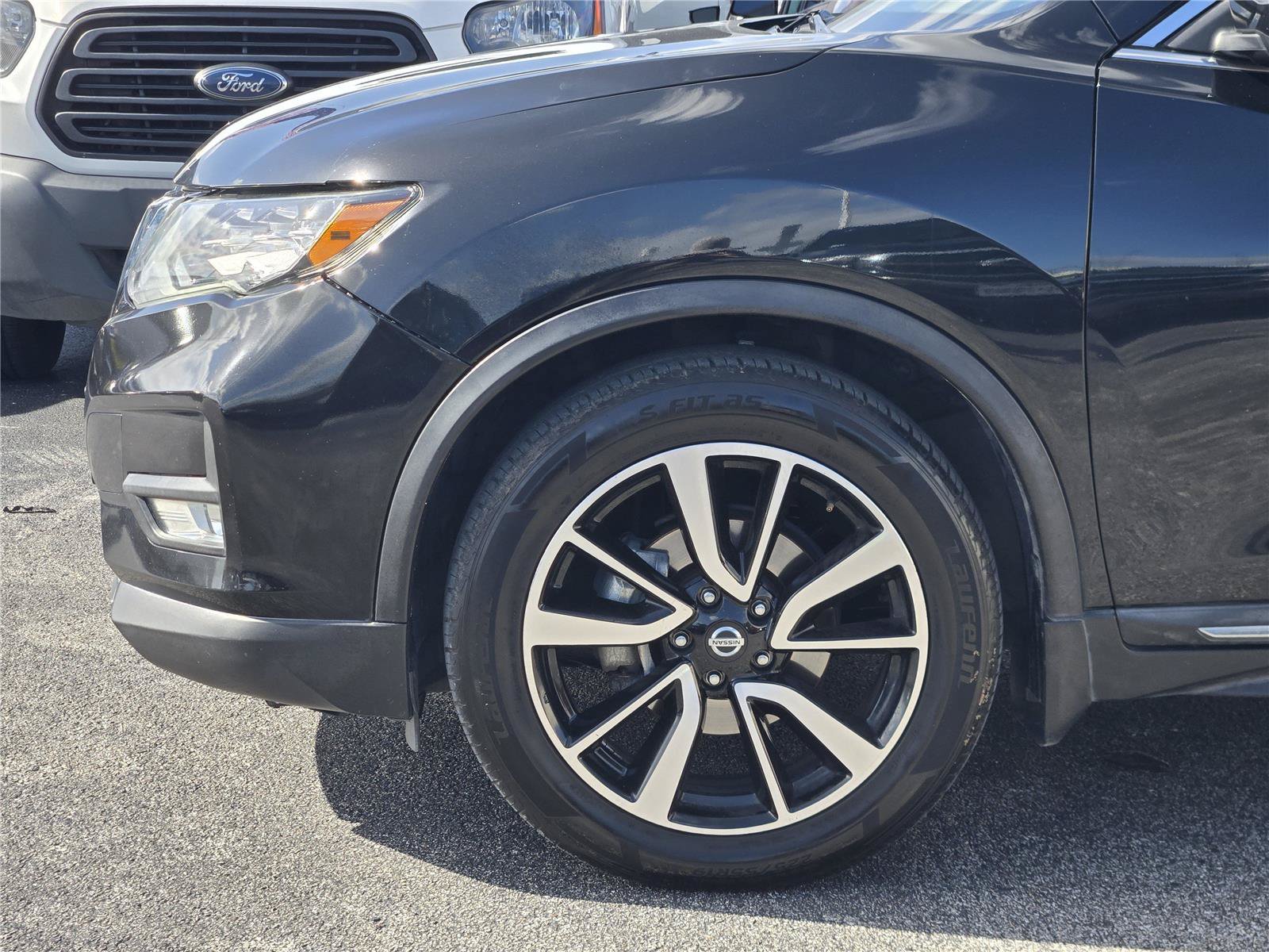 Used 2019 Nissan Rogue SL w/ Premium Package FWD image 9