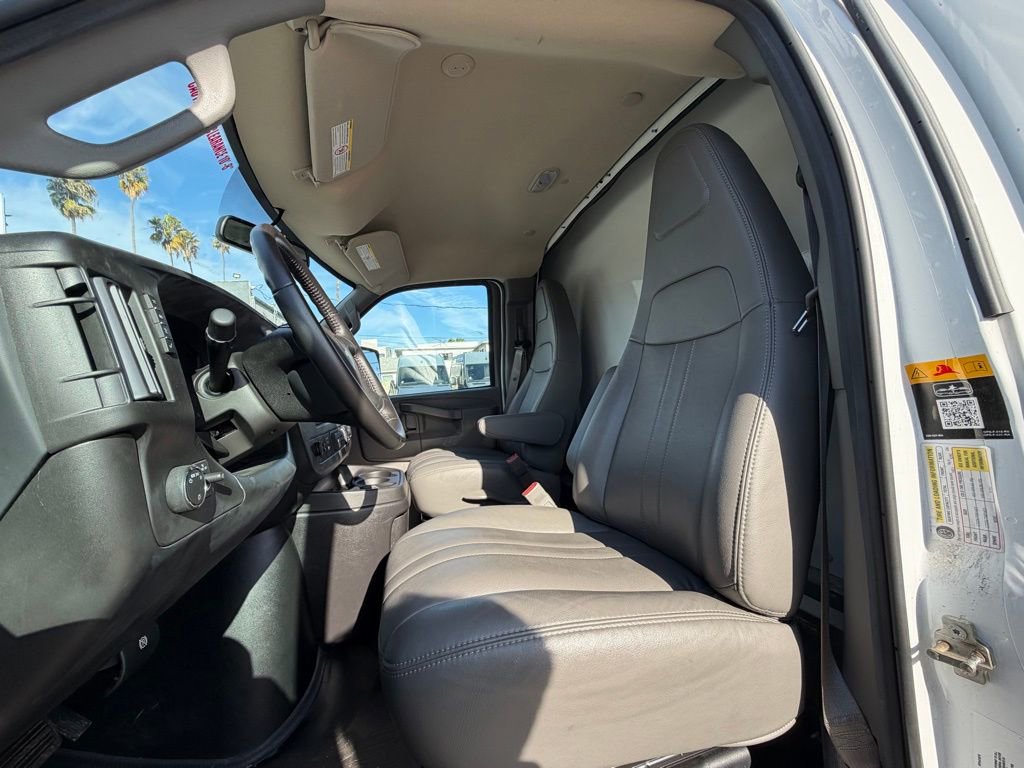 Used 2023 Chevrolet Express 4500 Extended w/ Power Convenience Package image 8