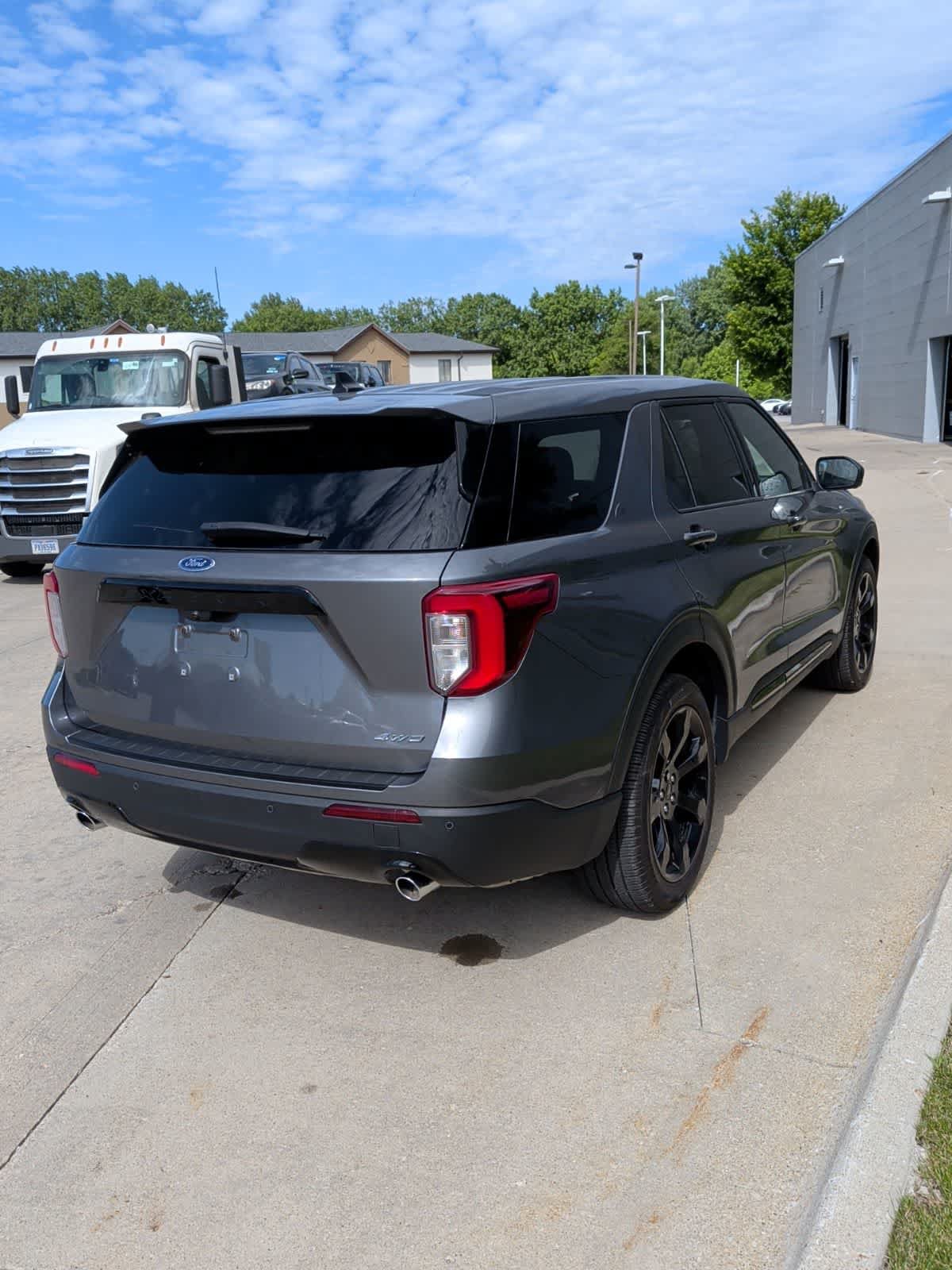 Used 2022 Ford Explorer ST-Line AWD/4WD image 6