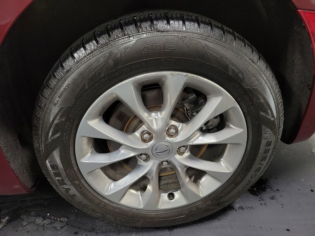 Used 2021 Chrysler Pacifica Touring-L AWD/4WD image 10