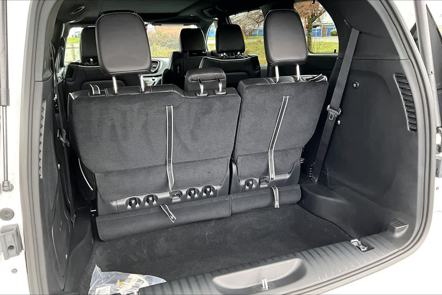 New 2026 Chrysler Pacifica Limited w/ Uconnect Theater Family Group AWD/4WD image 19