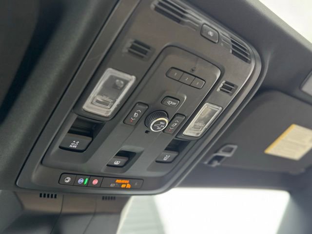 Used 2021 Cadillac Escalade Premium Luxury image 27